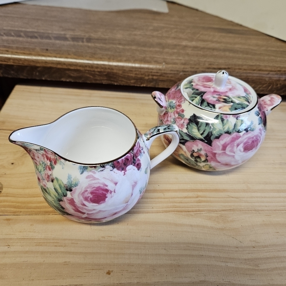 Maxwell Williams "Rambling Rose" Fine Bone China Sugar & Creamer Set